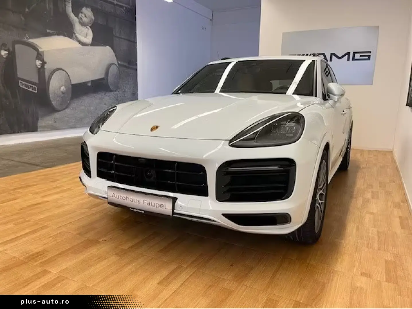 Porsche Cayenne Platinum Edition Pano