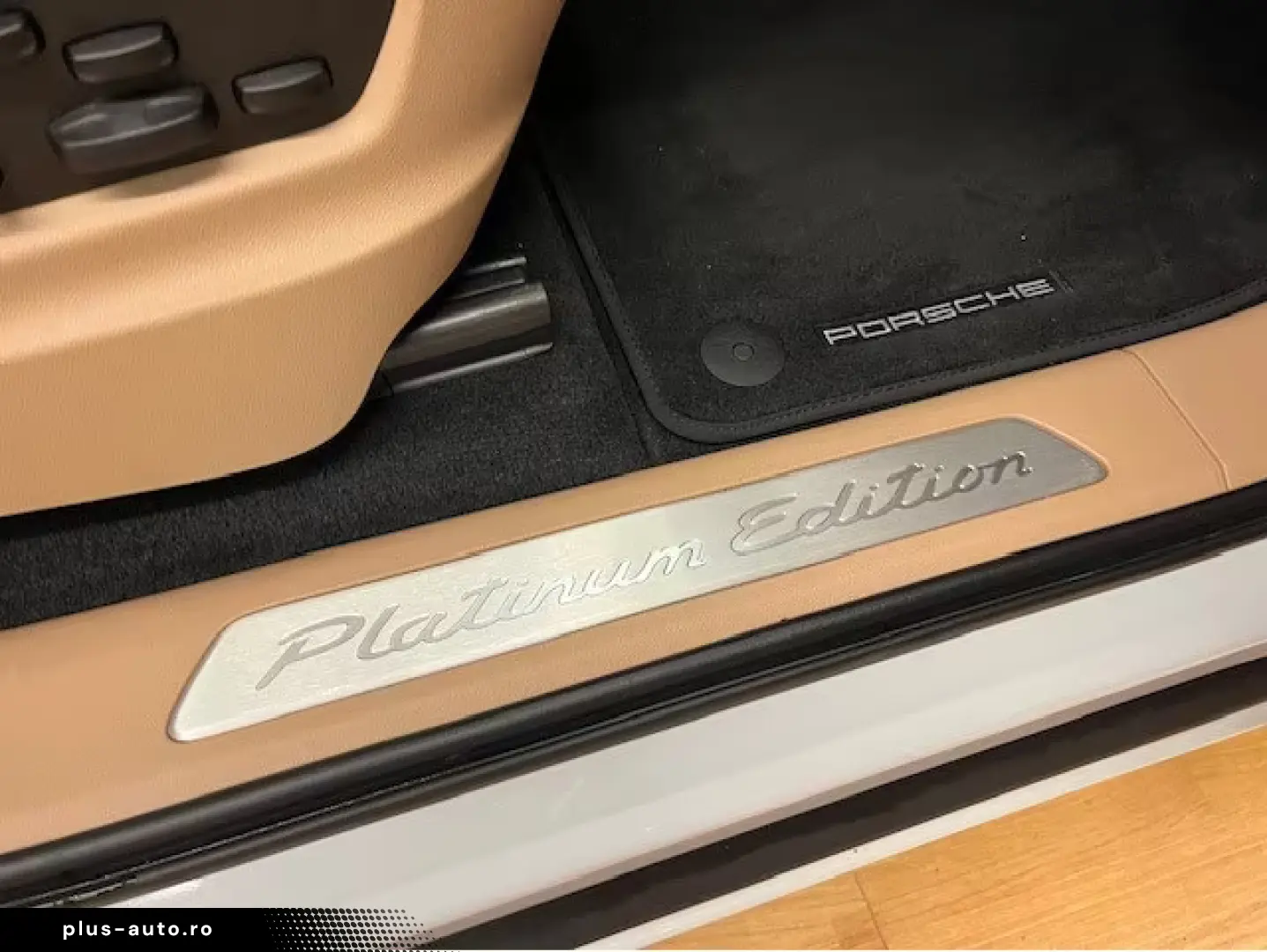 Porsche Cayenne Platinum Edition Pano