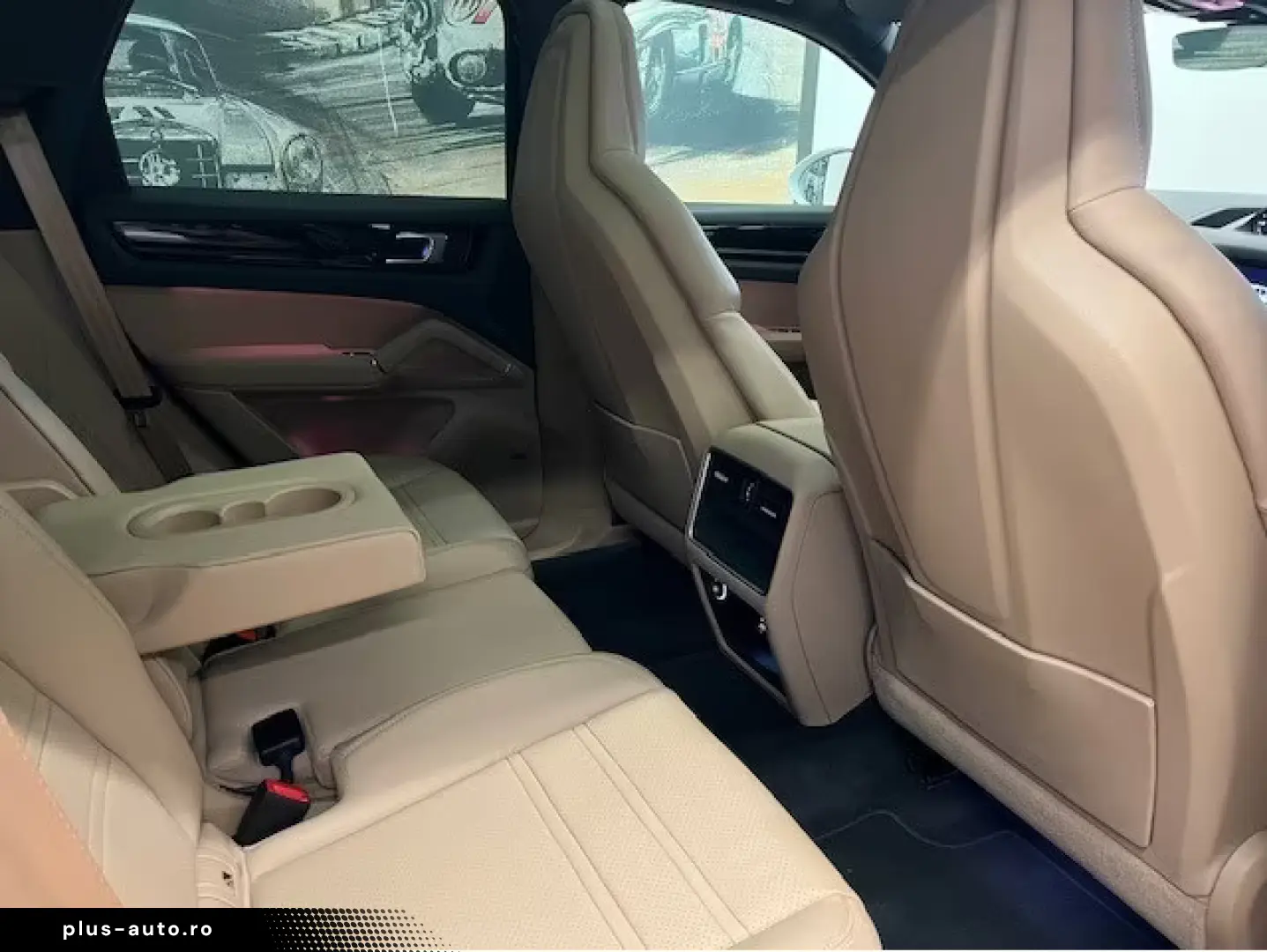 Porsche Cayenne Platinum Edition Pano