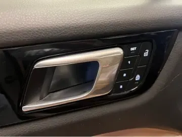 Porsche Cayenne Platinum Edition Pano