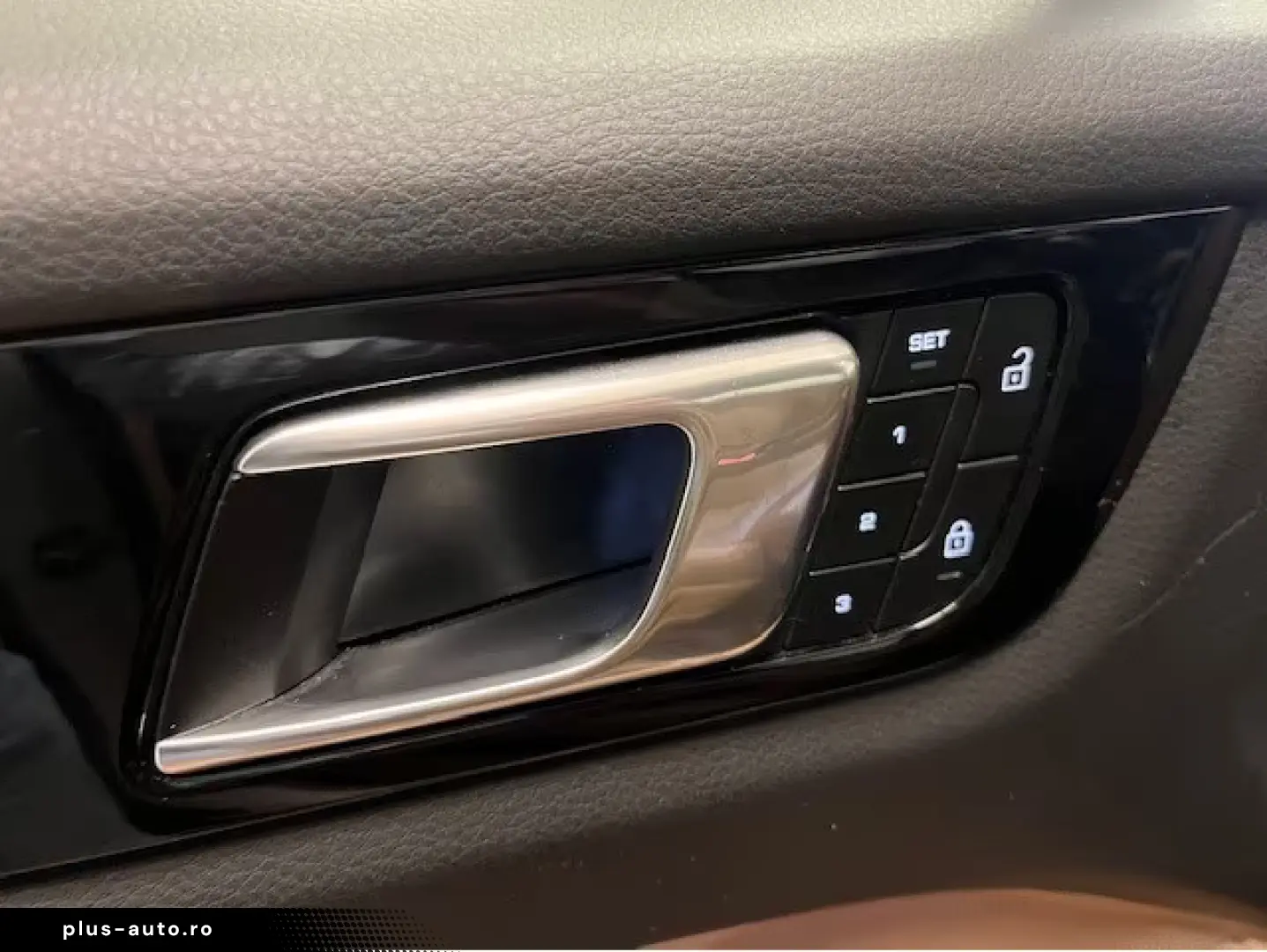 Porsche Cayenne Platinum Edition Pano