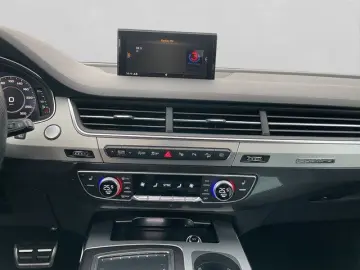 AUDI Q7 50 TDI quattro Tiptronic S line LED Luftfeder