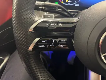 MERCEDES-BENZ C 300 e AMG Digital Light Distronic So…