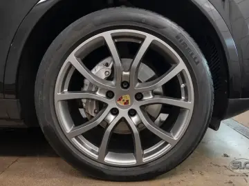 Porsche Cayenne E-Hybrid Platinum Edition 21