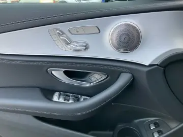 MERCEDES-BENZ E 300 e 4M Limousine AMG PANO DIS LUFTF. BURM