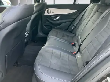 MERCEDES-BENZ E 300 e 4M Limousine AMG PANO DIS LUFTF. BURM