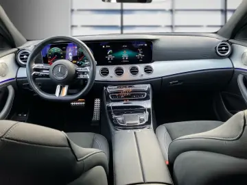 MERCEDES-BENZ E 300 e 4M Limousine AMG PANO DIS LUFTF. BURM