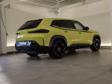 BMW XM Navi PaAS KomfZg DAB AHK 360  Navi PaAS KomfZ