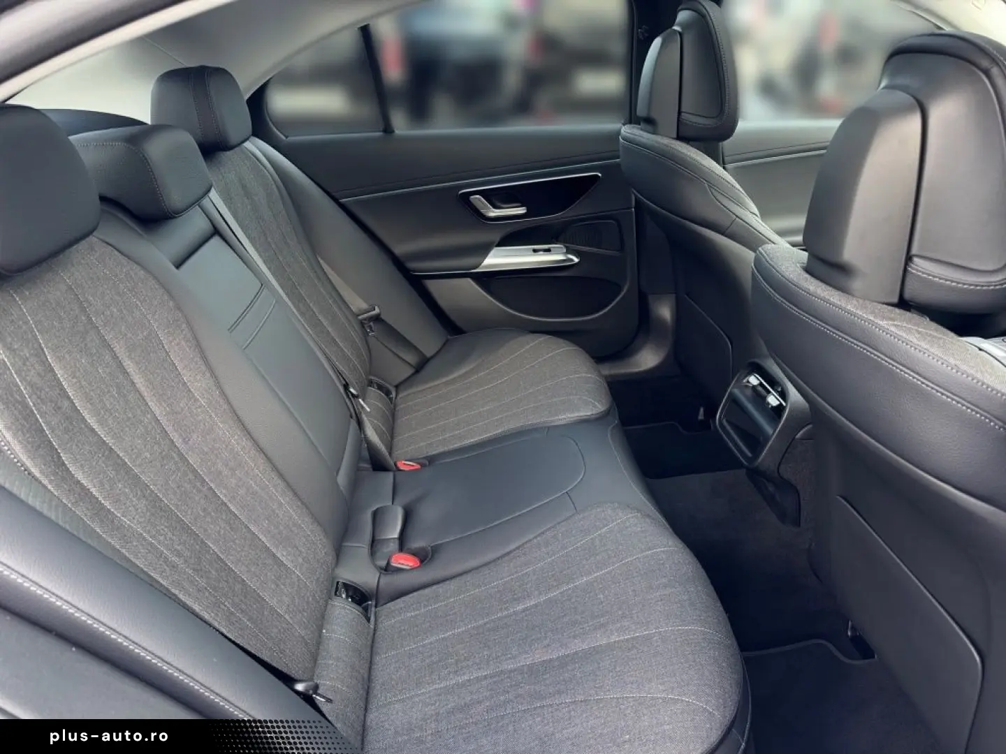 MERCEDES-BENZ E 220 d Avantgarde Pano Standhzg DISTR&hellip;