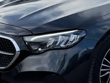 MERCEDES-BENZ E 220 d Avantgarde Pano Standhzg DISTR&hellip;