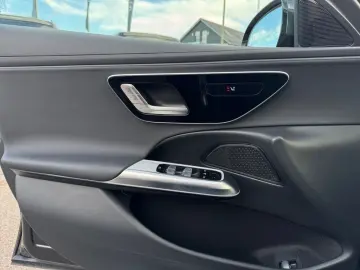 MERCEDES-BENZ E 220 d Avantgarde Pano Standhzg DISTR&hellip;