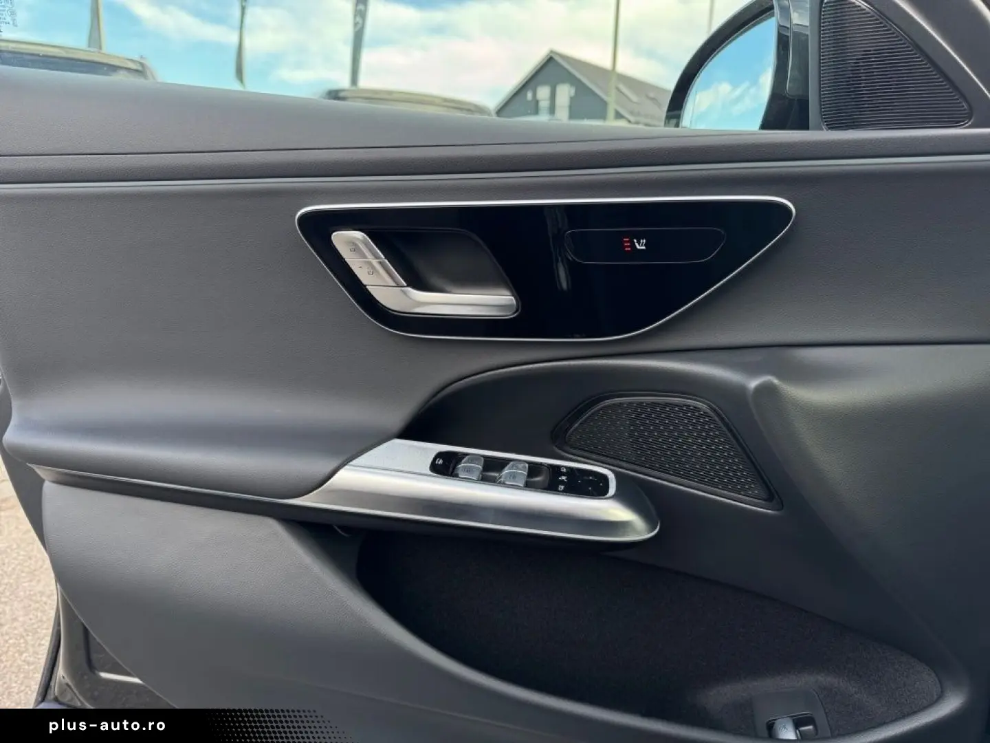 MERCEDES-BENZ E 220 d Avantgarde Pano Standhzg DISTR&hellip;