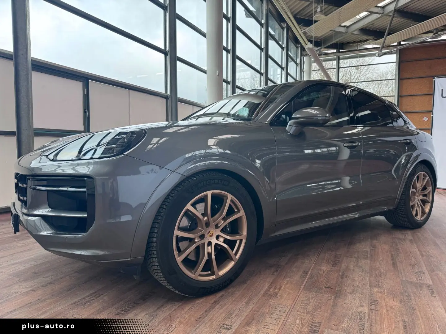 PORSCHE E-Hybrid Coupé   InnoDrive   BOSE   Matrix   21