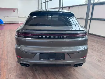 PORSCHE E-Hybrid Coupé   InnoDrive   BOSE   Matrix   21