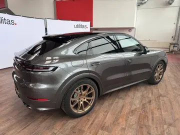 PORSCHE E-Hybrid Coupé   InnoDrive   BOSE   Matrix   21