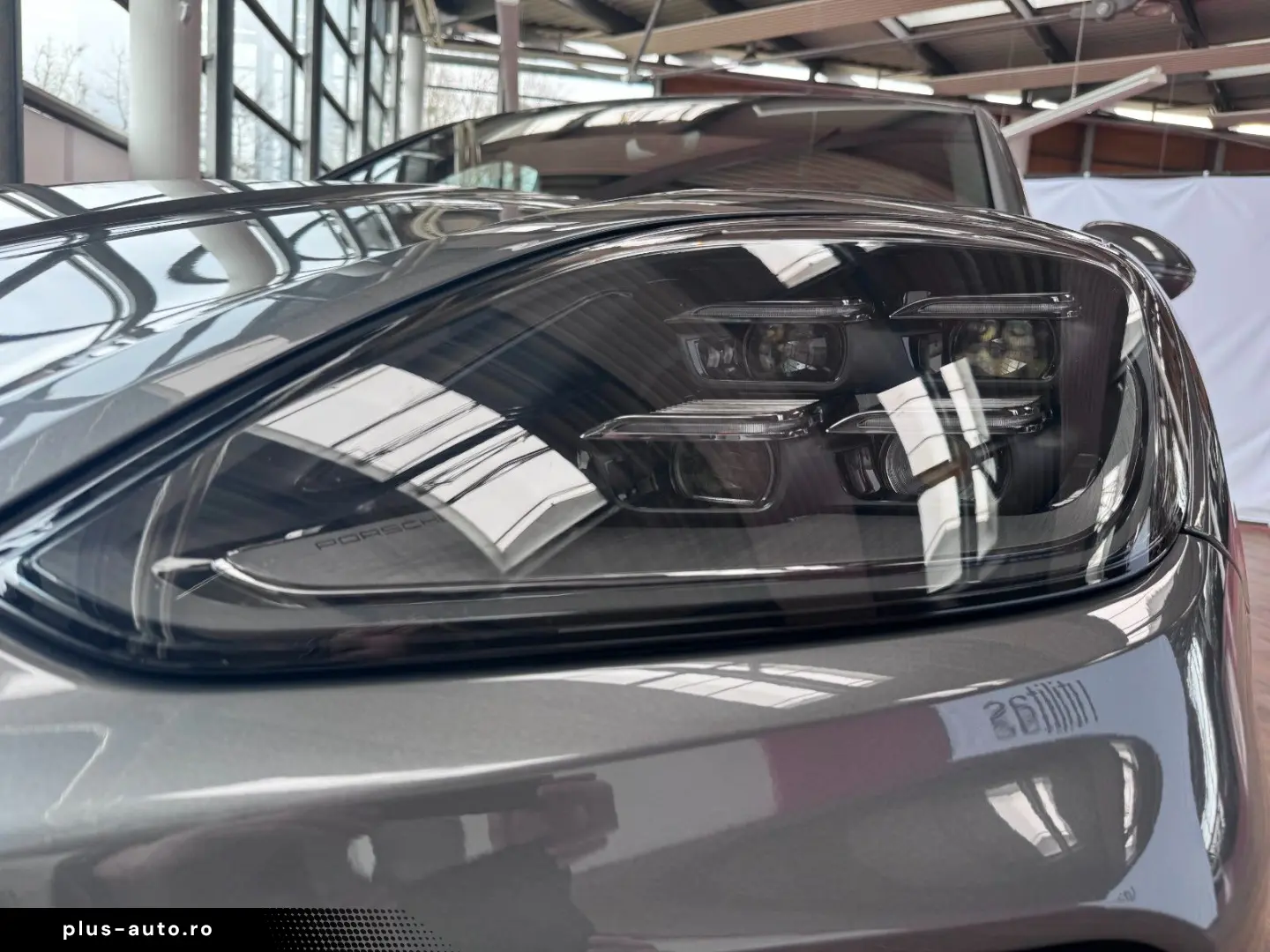 PORSCHE E-Hybrid Coupé   InnoDrive   BOSE   Matrix   21