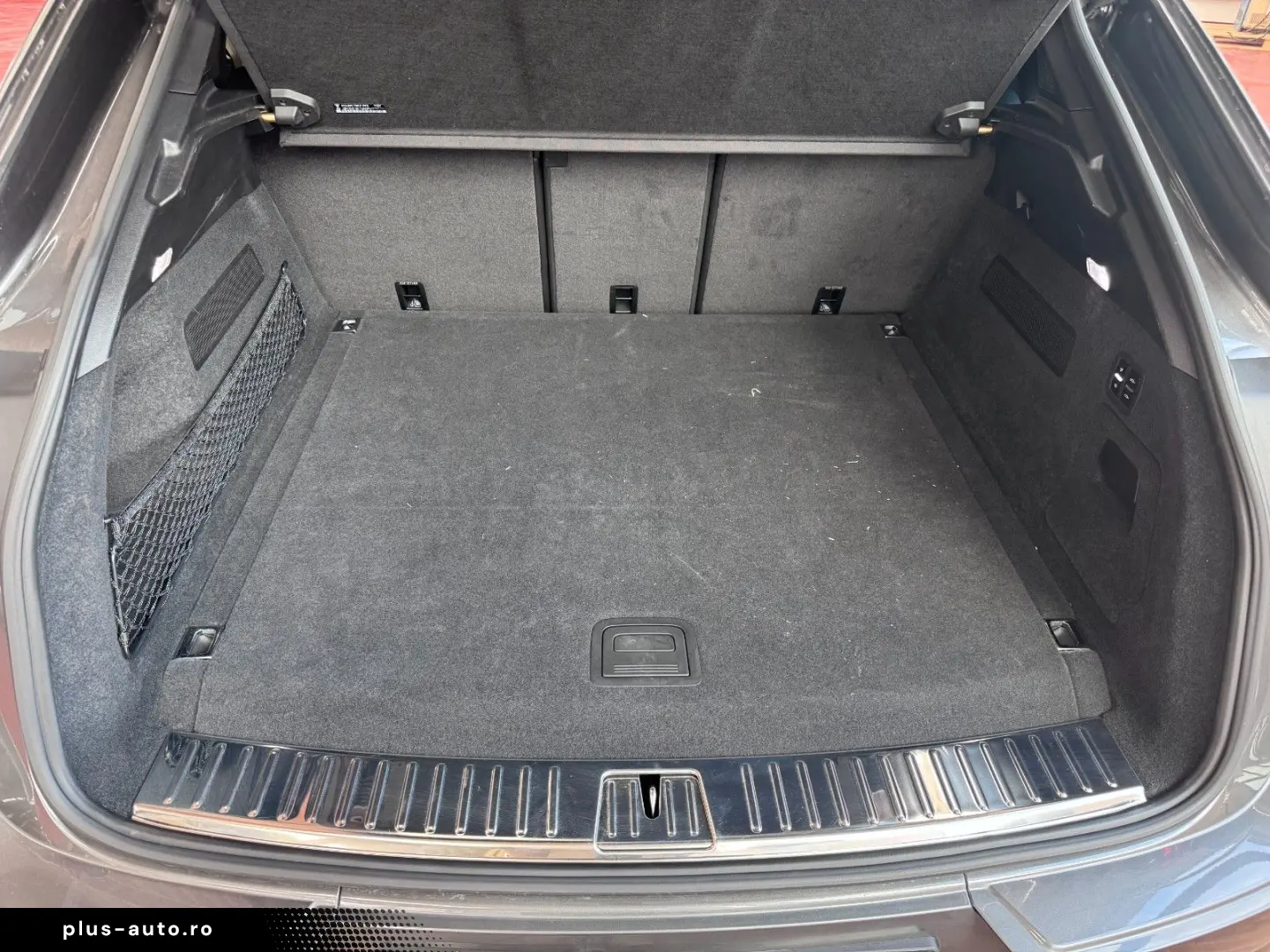 PORSCHE E-Hybrid Coupé   InnoDrive   BOSE   Matrix   21