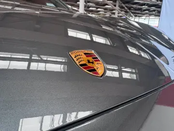 PORSCHE E-Hybrid Coupé   InnoDrive   BOSE   Matrix   21