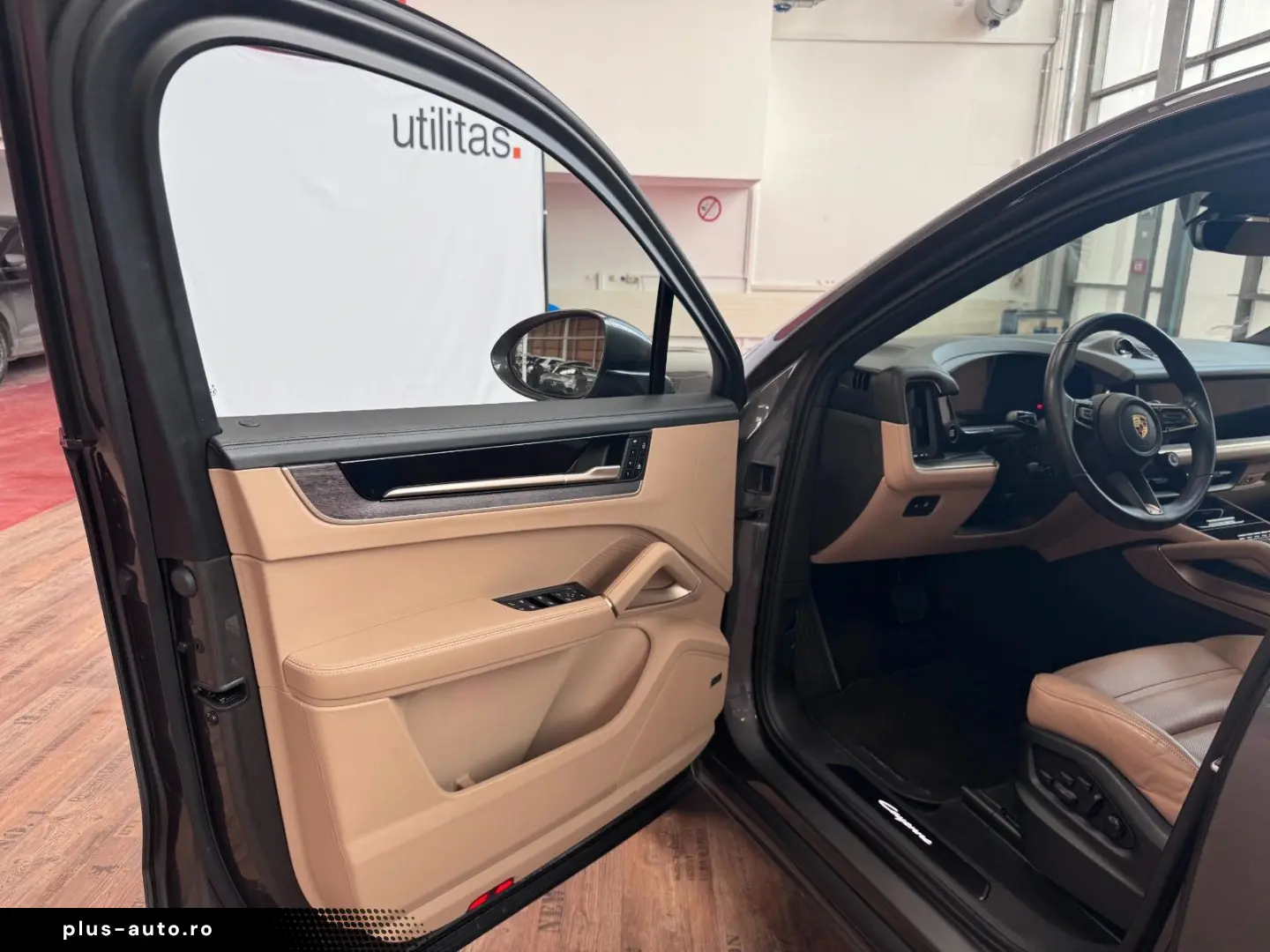 PORSCHE E-Hybrid Coupé   InnoDrive   BOSE   Matrix   21