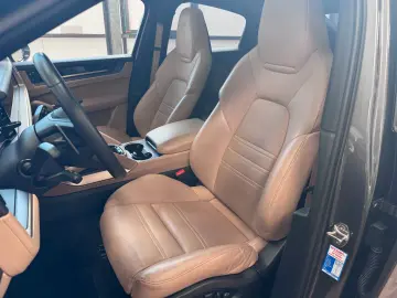 PORSCHE E-Hybrid Coupé   InnoDrive   BOSE   Matrix   21