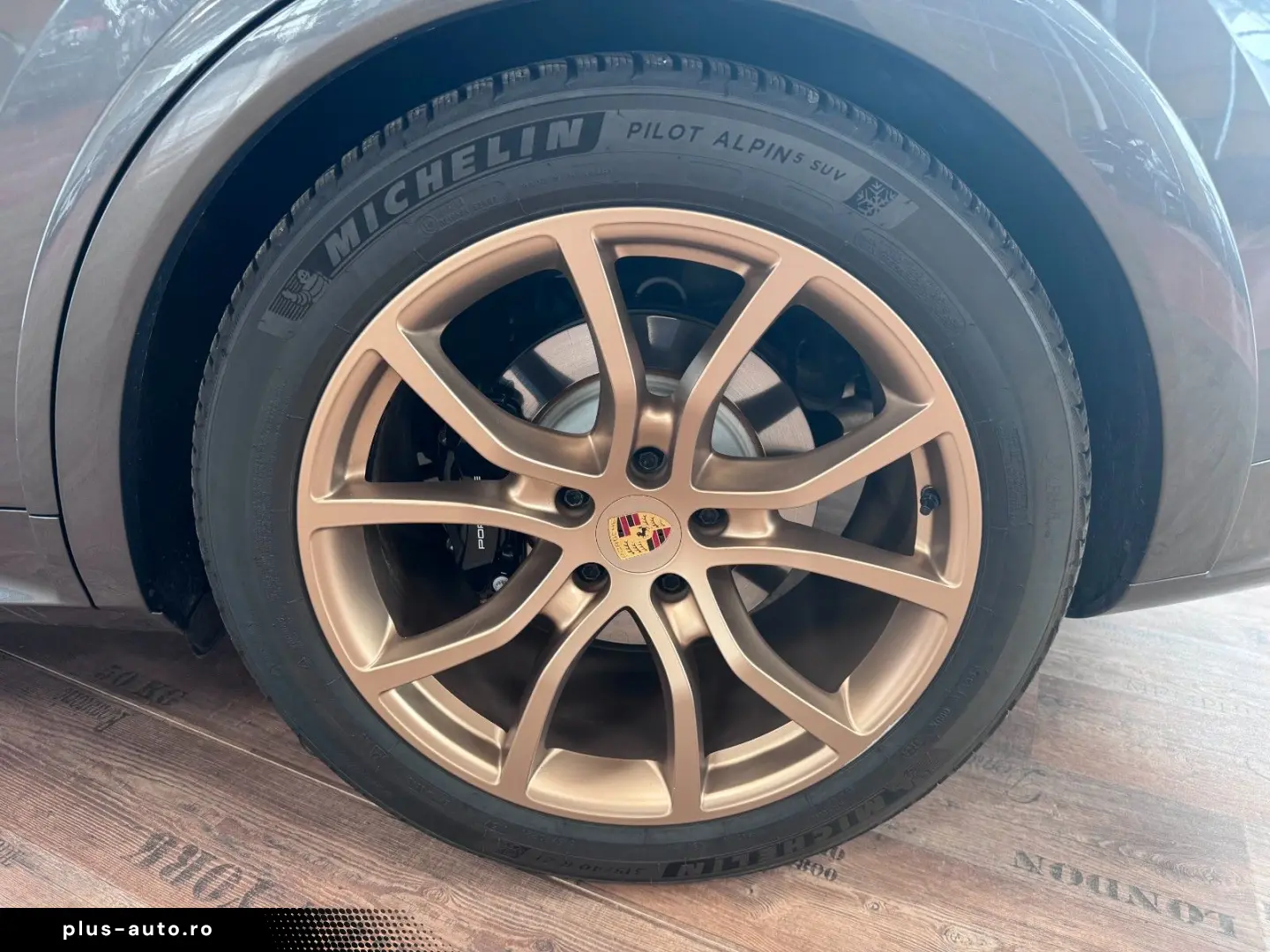 PORSCHE E-Hybrid Coupé   InnoDrive   BOSE   Matrix   21