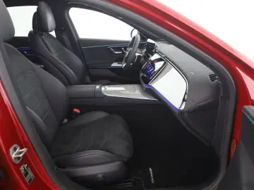 MERCEDES-BENZ E 400 e 4M AMG Premium  Airmatic Pano …