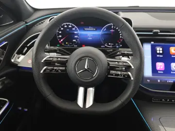 MERCEDES-BENZ E 400 e 4M AMG Premium  Airmatic Pano …
