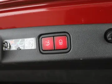 MERCEDES-BENZ E 400 e 4M AMG Premium  Airmatic Pano …