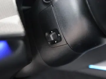 MERCEDES-BENZ E 400 e 4M AMG Premium  Airmatic Pano …