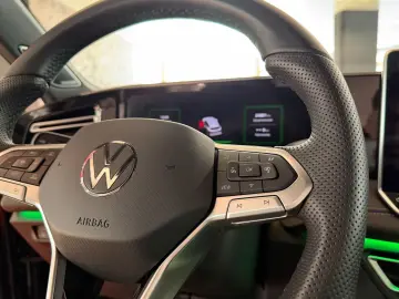 VW Tiguan 2.0 TDI 4M R-Line AHK ACC HUD LED IQDriv