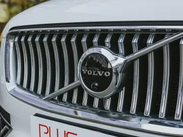 Volvo XC90 T8 PHEV 7 Locuri H&K 360 HUD Panoramic Keyless