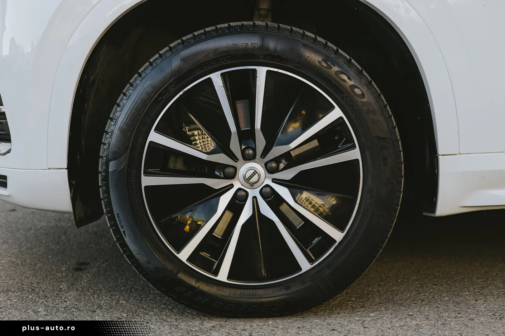 Volvo XC90 T8 PHEV 7 Locuri H&K 360 HUD Panoramic Keyless