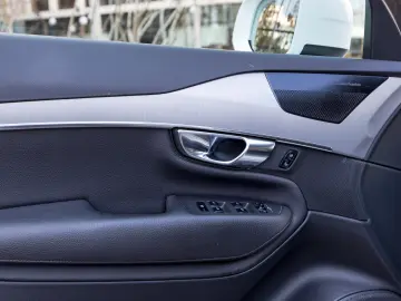 Volvo XC90 T8 PHEV 7 Locuri H&K 360 HUD Panoramic Keyless