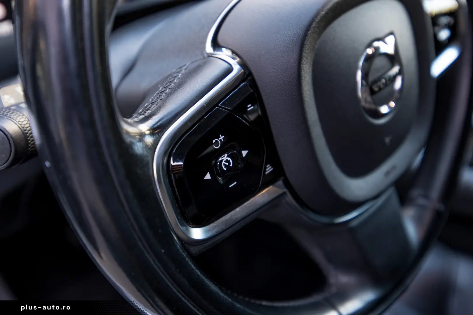 Volvo XC90 T8 PHEV 7 Locuri H&K 360 HUD Panoramic Keyless