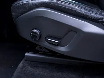 Volvo XC90 T8 PHEV 7 Locuri H&K 360 HUD Panoramic Keyless