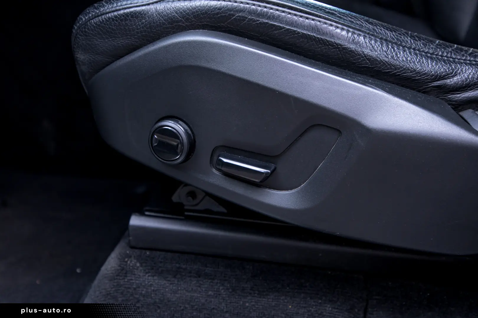 Volvo XC90 T8 PHEV 7 Locuri H&K 360 HUD Panoramic Keyless