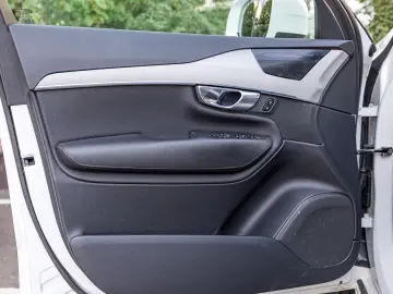 Volvo XC90 T8 PHEV 7 Locuri H&K 360 HUD Panoramic Keyless