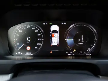 Volvo XC90 T8 PHEV 7 Locuri H&K 360 HUD Panoramic Keyless