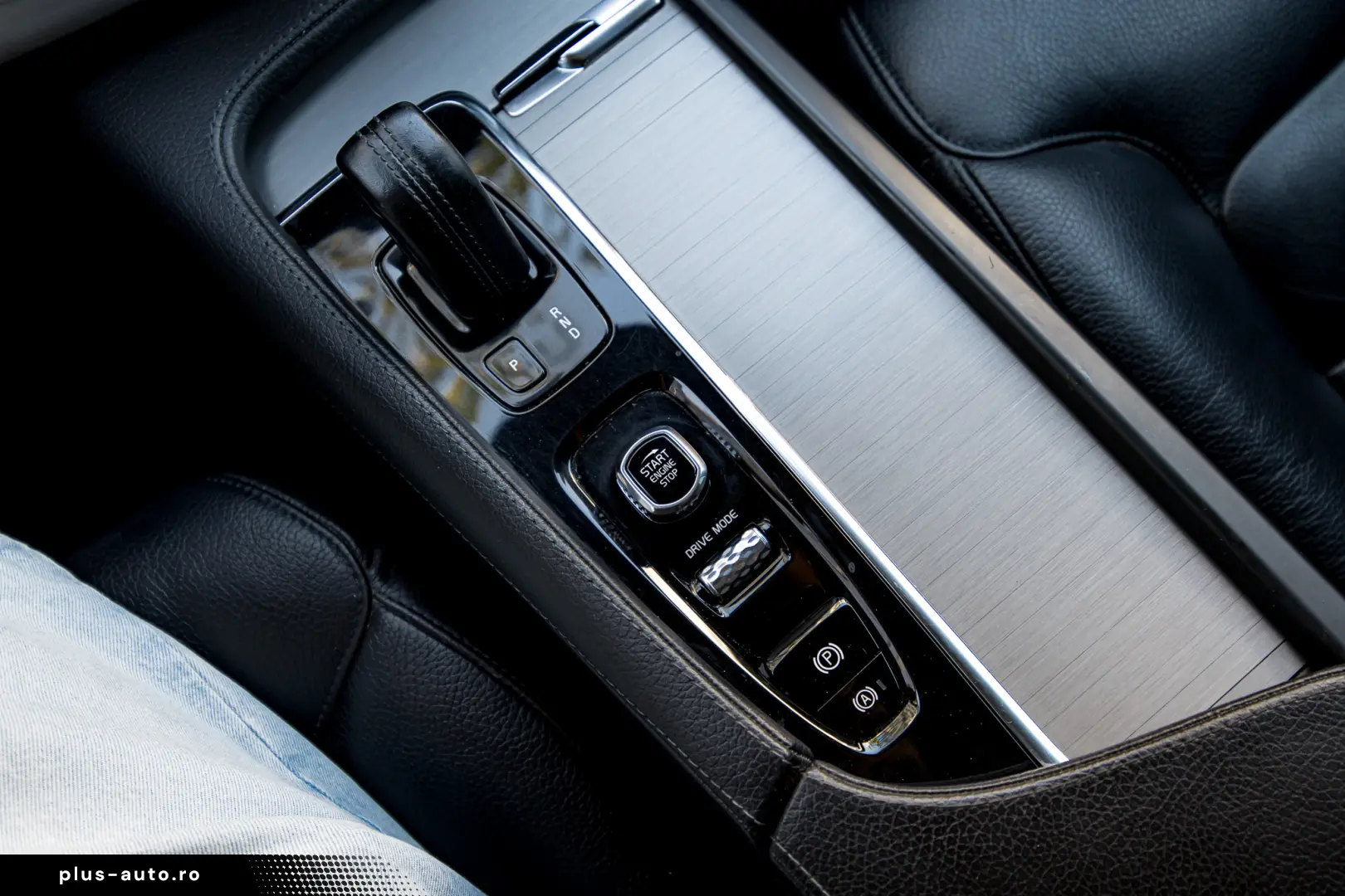 Volvo XC90 T8 PHEV 7 Locuri H&K 360 HUD Panoramic Keyless