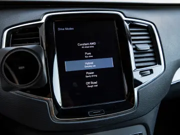 Volvo XC90 T8 PHEV 7 Locuri H&K 360 HUD Panoramic Keyless