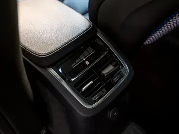 Volvo XC90 T8 PHEV 7 Locuri H&K 360 HUD Panoramic Keyless