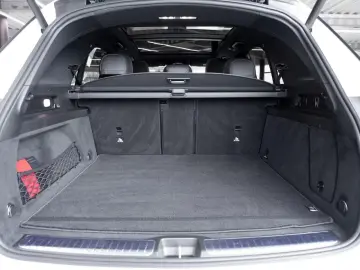 Mercedes-Benz GLE 53 AMG 4M  Night Panorama