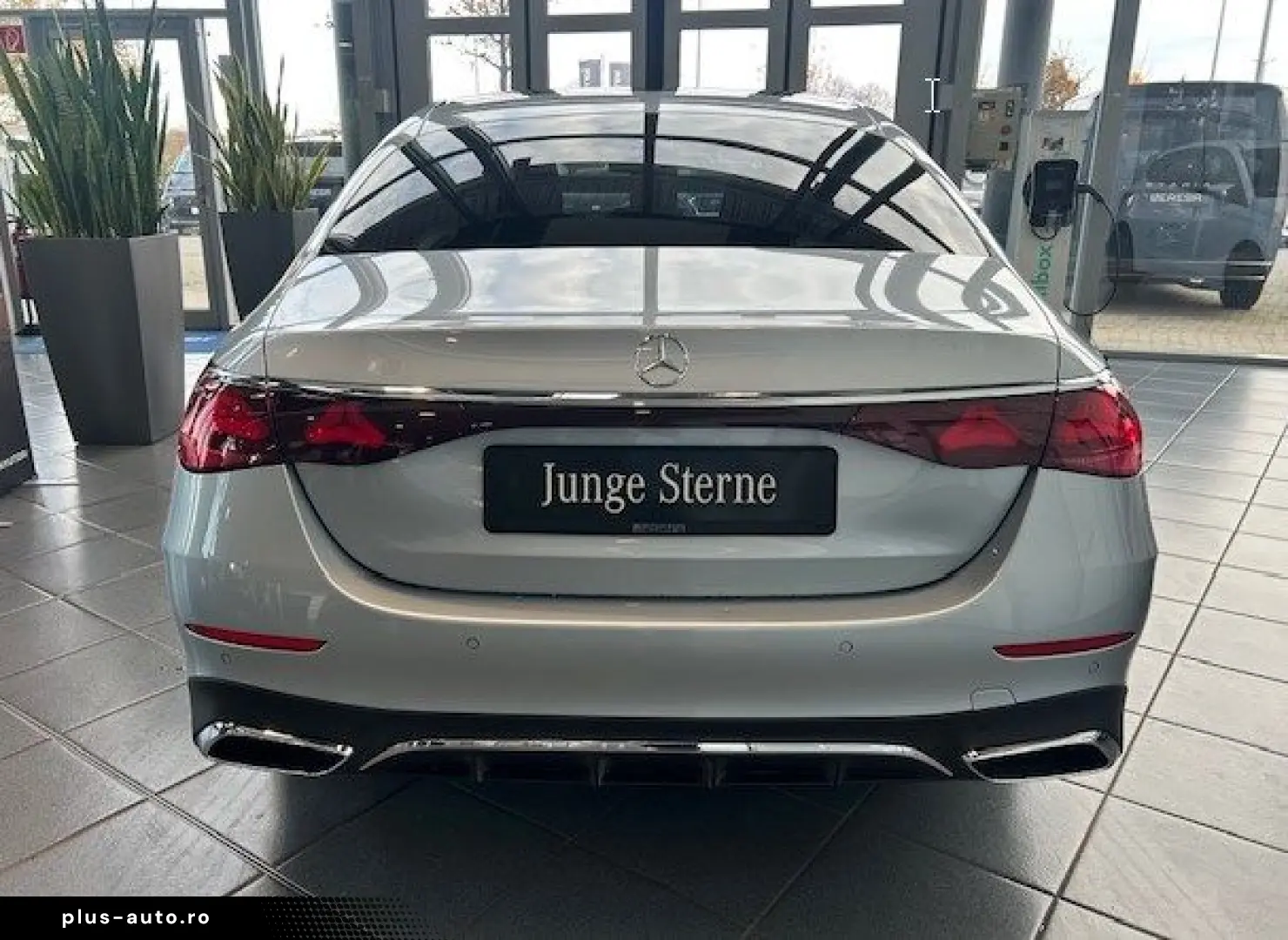 MERCEDES-BENZ E 450 4M AMG Pano Digital Light Distro&hellip;