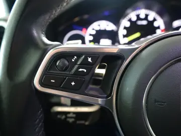 Porsche Cayenne E-Hybrid PASM KAMERA