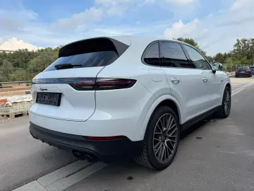 Porsche Cayenne E-Hybrid Platinum Edition AHK