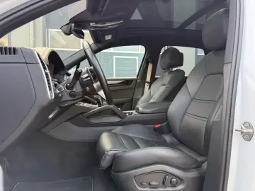 Porsche Cayenne E-Hybrid Platinum Edition AHK