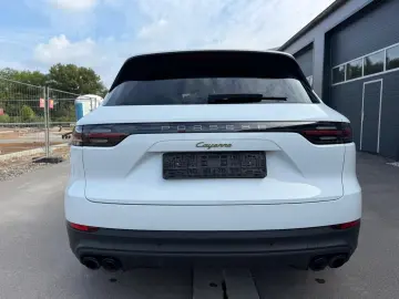 Porsche Cayenne E-Hybrid Platinum Edition AHK