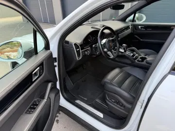 Porsche Cayenne E-Hybrid Platinum Edition AHK