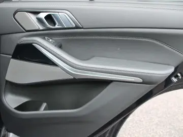 BMW X5 xDrive40d M-Sport Standhzg. AHK