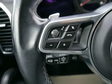 Porsche Cayenne Coupé  LED SZH KAMERA AHK